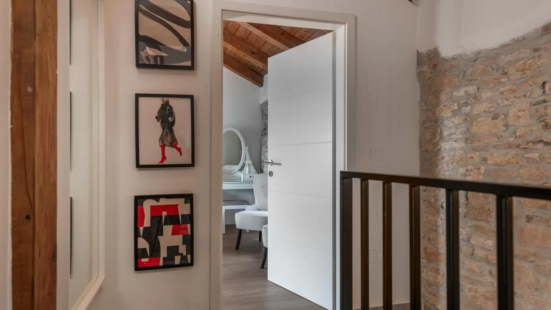 Home Story Vidulini