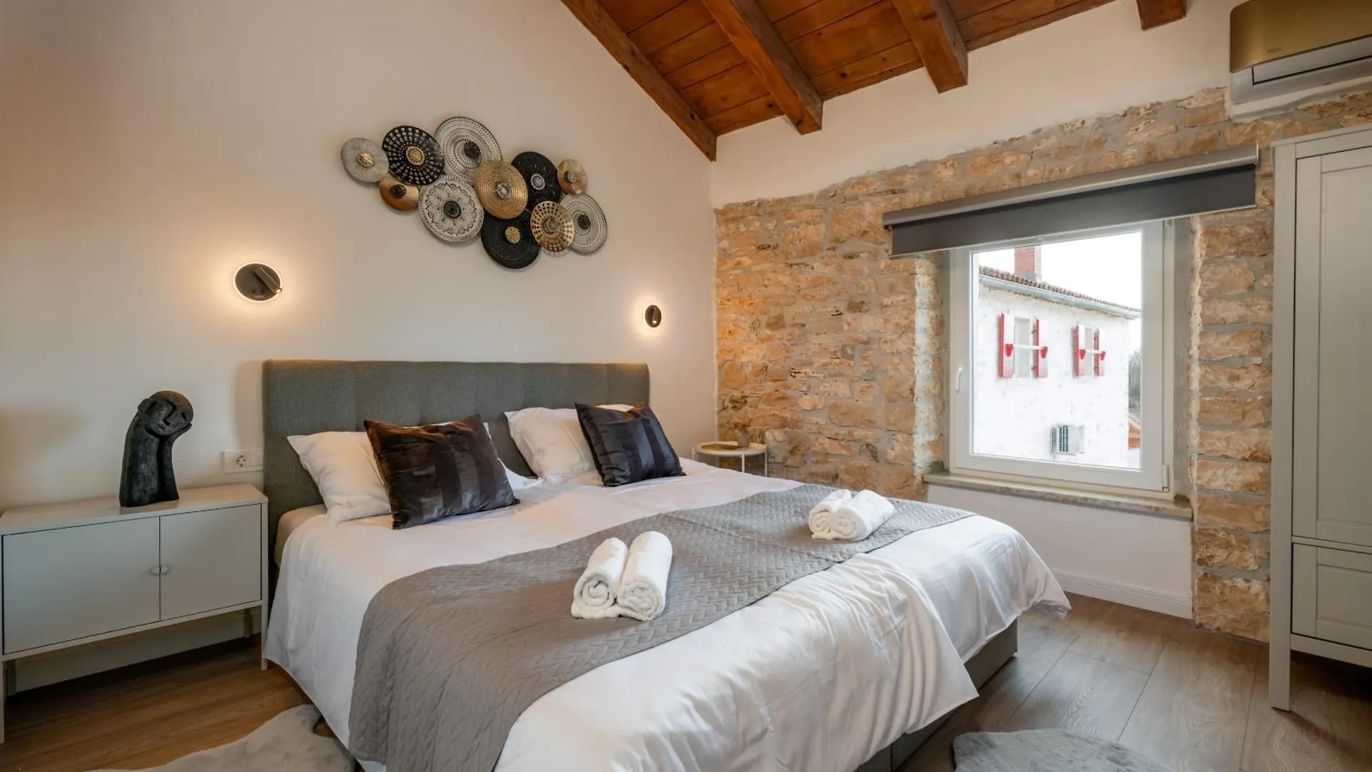 Home Story Vidulini